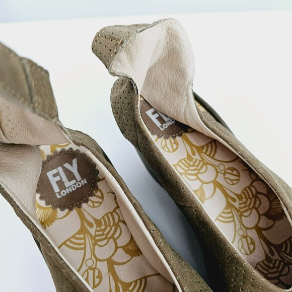 Fly London Yala Sandals 36 5.5 Perforated Suede Wedge Olive Green Taupe Peep Toe - Picture 3 of 13